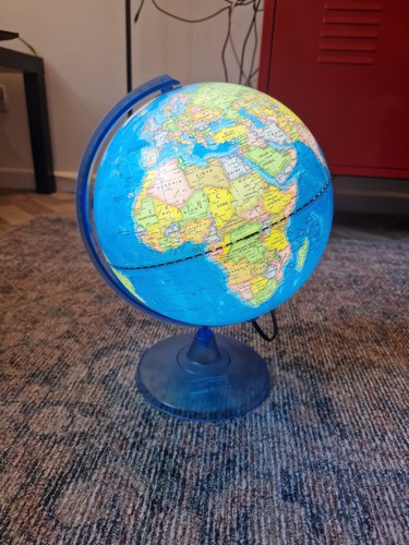 Light globe illuminated - up,