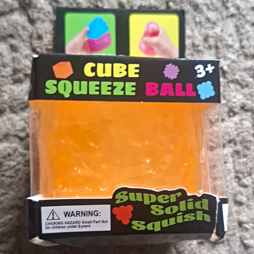 Orange cube squeeze - squeeze, super